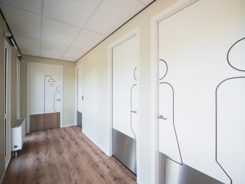 NS, Nederlandse Spoorwegen, Zwolle, station, dienstgebouw, werken, ontmoeten wandbekleding, wallcovering, naadloos behang, textielframe, glasdecoratie, windowgraphics