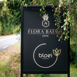 Bewegwijzering, Hotel Flora Batava